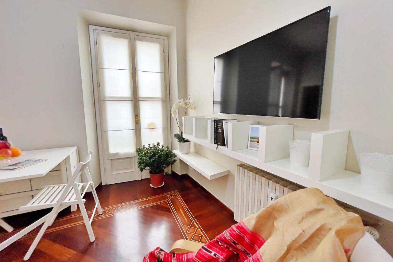Chic 1Bdr With Shared Terrace Steps From Duomo By Rentopolis 밀라노 외부 사진