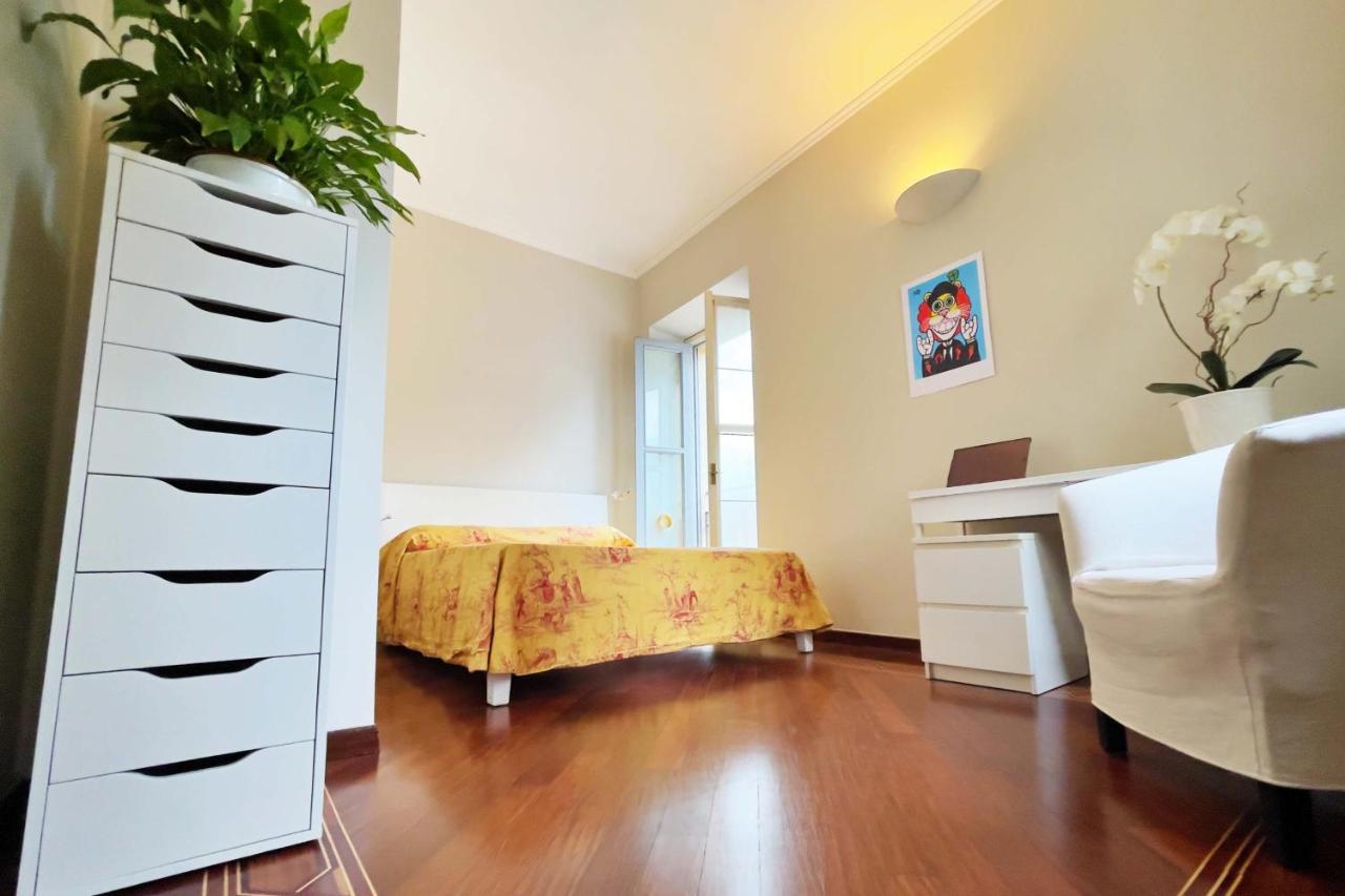 Chic 1Bdr With Shared Terrace Steps From Duomo By Rentopolis 밀라노 외부 사진